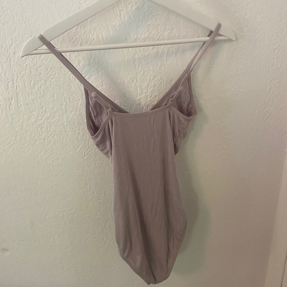 Aritzia Talula bodysuit - Picture 5 of 6